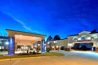 Holiday Inn Express Show Low Hotels near Northland Pioneer College