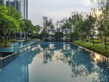 Swissôtel Jakarta PIK Avenue Отели рядом с достопримечательностью «Hutan Mangrove PIK 2»