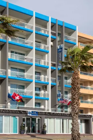 Best Western Hotel Canet-Plage Отели рядом с достопримечательностью «Le Bleu 'N' Blue»