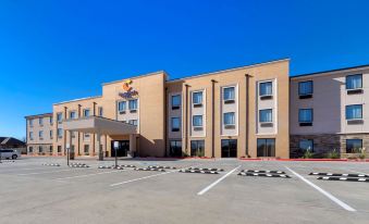 Comfort Inn & Suites Harrah