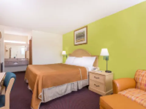 トラベロッジ バイ ウィンダム コーディール コーディールのホテル