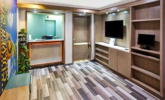 Travelodge by Wyndham Culver City