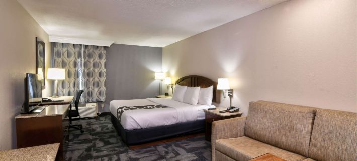 La Quinta Inn & Suites by Wyndham Springfield South スプリングフィールドのホテル