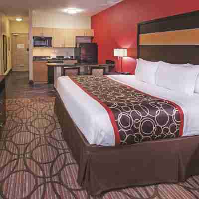 La Quinta Inn & Suites by Wyndham Wichita Falls - MSU Area Rooms