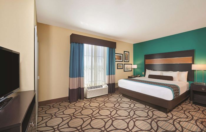 La Quinta Inn & Suites by Wyndham Carlsbad