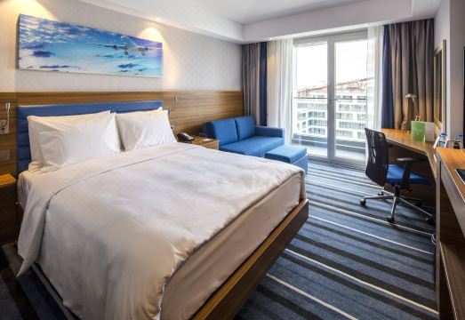 햄튼 바이 힐튼 로비