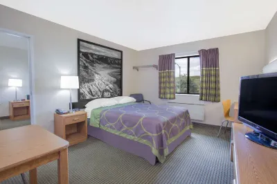 Super 8 by Wyndham Havre Hotels in Hill County