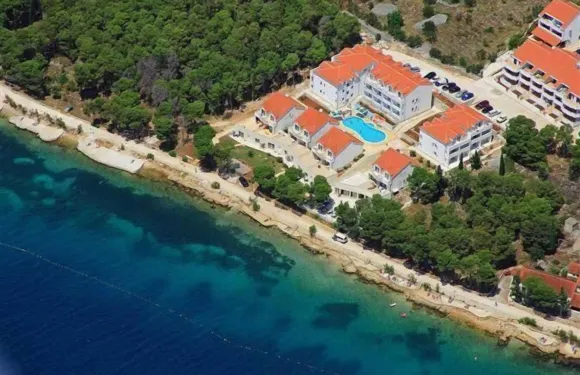 伊利亞里度假村