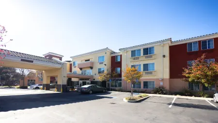 Holiday Inn Express & Suites Berkeley