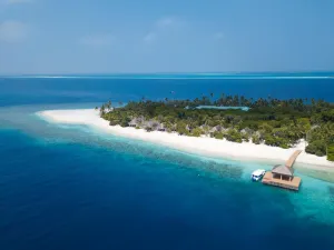 Dreamland Maldives Resort