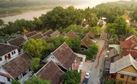 Victoria XiengThong Palace - parking