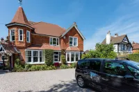 The Lawn Guest House Gatwick Hotel a Redhill