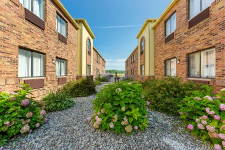 Quality Inn Alexis Rd