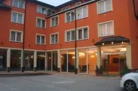 Daisy Superior Các khách sạn gần Sân bay Krakow