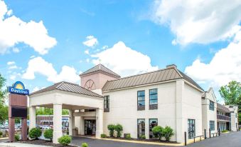 Days Inn by Wyndham Salem