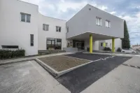 B&B Hôtel Orange Hotels in Piolenc