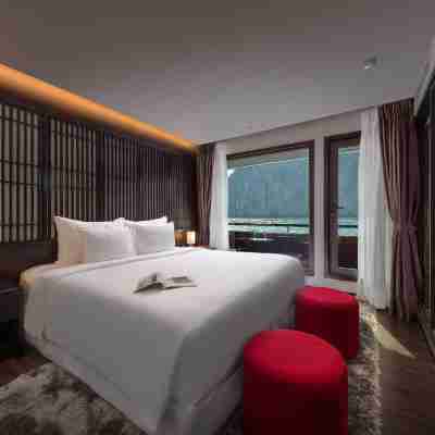 Scarlet Pearl Cruises Rooms