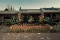 Klip en Kristal Guesthouse Hotels near Loebies Gasteplaas