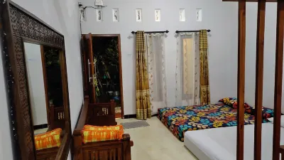 Omah Kemiri 5 Yogyakarta Hotel dekat Kerajinan Kitiran Gareng Petruk