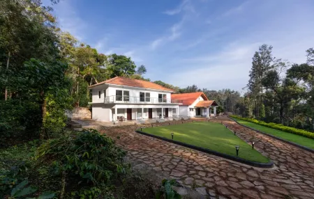 Tusker Trail Отели в г. Hosakote