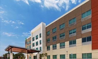 Holiday Inn Express & Suites Stafford NW - Sugar Land