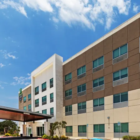 Holiday Inn Express & Suites STAFFORD NW - SUGAR LAND by IHG