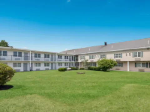 Econo Lodge Hotels in Androscoggin County
