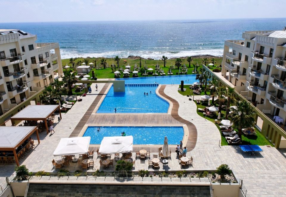 캐피털 코스트 리조트의 실내 수영장