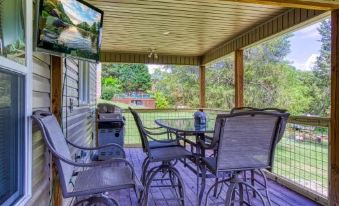 Moose Tracks by HoneyBearCabins 5Br 4BA Sleeps 15