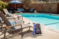 The Lodge at Tiburon - Pools