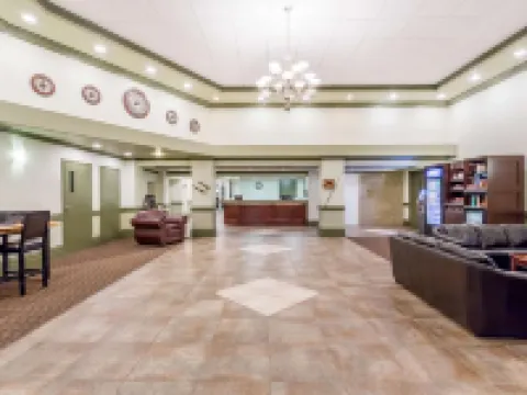 欣頓温德姆華美達酒店 欣頓酒店