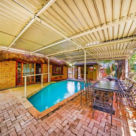 Amper Bo Guest House