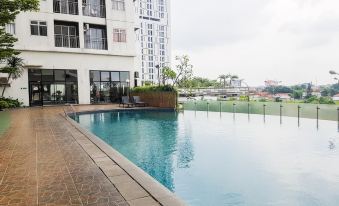 Modern and Relax Studio Room at Serpong Greenview Apartment by Travelio