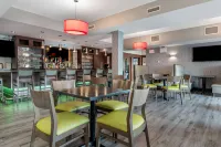 Best Western Plus Dartmouth Hotel  Suites - bar