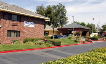 Modesto Hotel - Housity