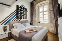 DeZign Superior Apartments & Rooms Hoteles cerca de Zadar City Gate