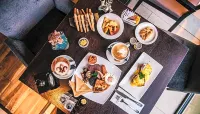 The Torrance Hotel - breakfast