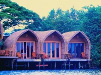 Bamboo Bungalow Hotels near Kampot tuktuk guide (countryside/salt lakes/pepper farm/kep…)