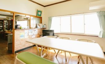 Ile D’or Café & Guest House - Housity