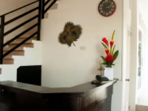 Red-C Residences イリガンのホテル