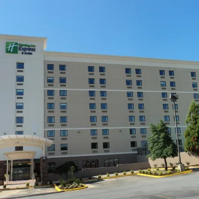 Holiday Inn Express & Suites BALTIMORE WEST - CATONSVILLE by IHG Hotel dekat Lapangan Golf Forest Park