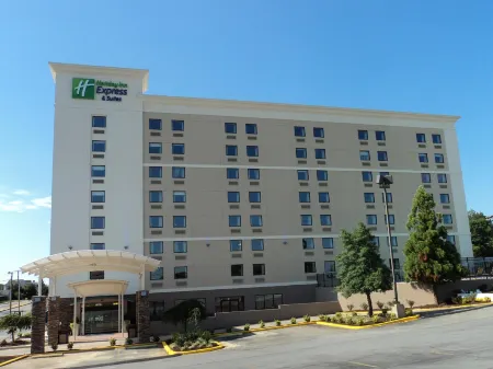 Holiday Inn Express & Suites Baltimore West - Catonsville Отели рядом с достопримечательностью «Patapsco Valley State Park - Pickall Area (Reservations Only Entrance)»