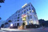 Royal Hotel II Các khách sạn ở Hoài Đức