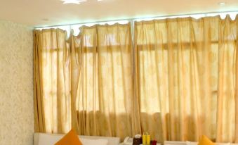 Le Petit Hanoi Hotel