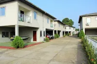 Riverside Resort Villas Отели в г. 