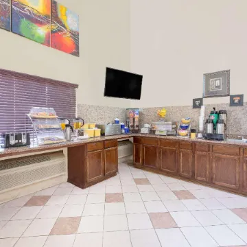 Days Inn by Wyndham Lamar