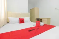 RedDoorz near Siloam Hospital Palembang