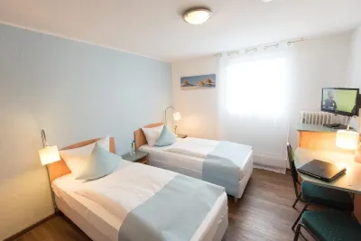 Residenz Hotel Wuppertal Hotels near Engels Denkmal 'Die starke Linke'