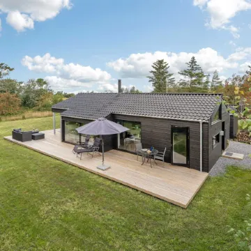"Hildegard" - 1.5km from the Sea