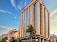 Ramada by Wyndham Continental Jeddah Hoteles cerca de Salón de bodas Crystal Hall